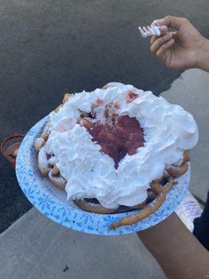 My daughter and her boyfriend have been craving funnel cake. Very happy to see they have them here