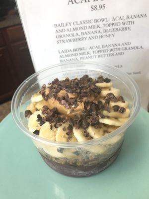 The Laida Acai Bowl with banana, peanut butter and cacao nibs!