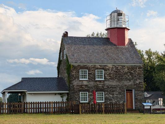 Selkirk Lighthouse Hotel, Pulaski