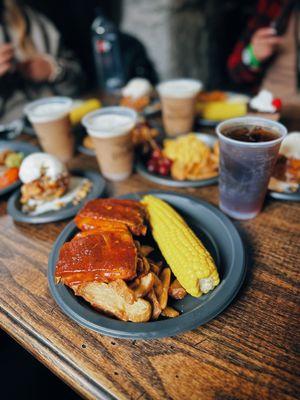 Ribs with wedges and corn