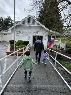 Entrance to the post office