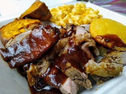 Tri tip plate with mac n cheese and sweet potatoes