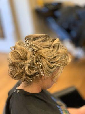 Just magnificent wedding hair