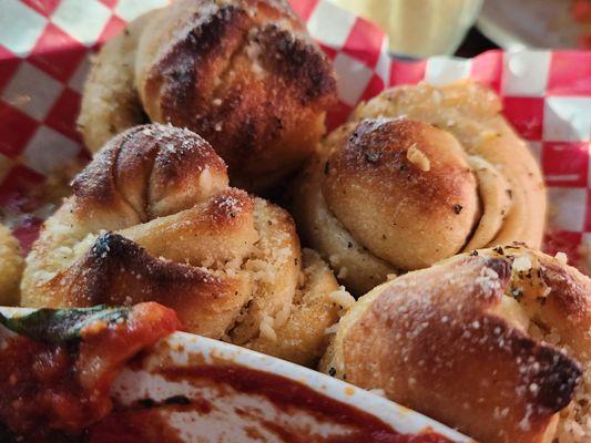 Garlic knots