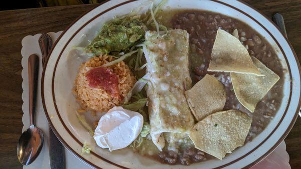 Burrito Rancho with shredded beef and green chilli sauce