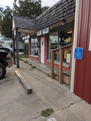 Front of Buffalo Creek BBQ, Cleburne