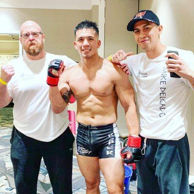 Blast MMA fighter winner by choke in round 2