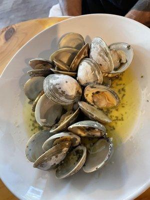 Steamed clams  butter garlic flavor