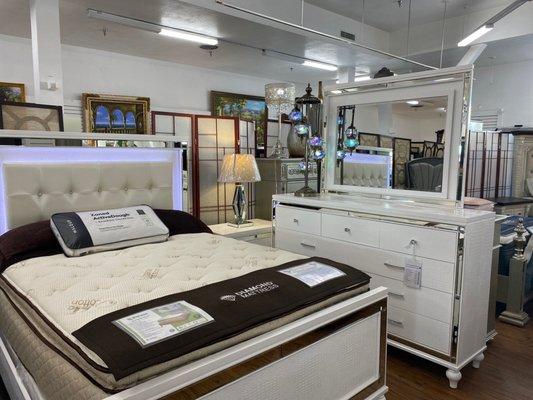 Furniture and Mattress Warehouse