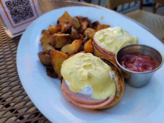 Eggs Benedict