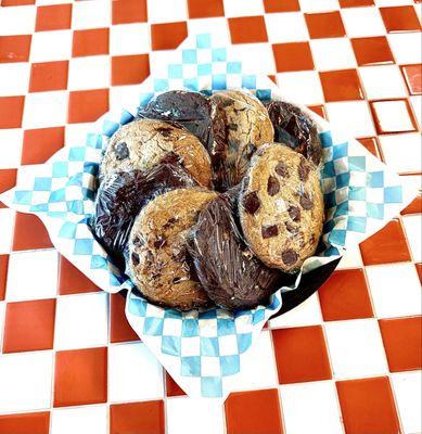 3X chocolate chip & s'mores cookie