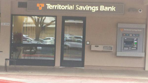 Da Territorial Savings Bank in the Manoa Market Place.