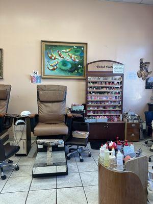 Nail selection and chairs