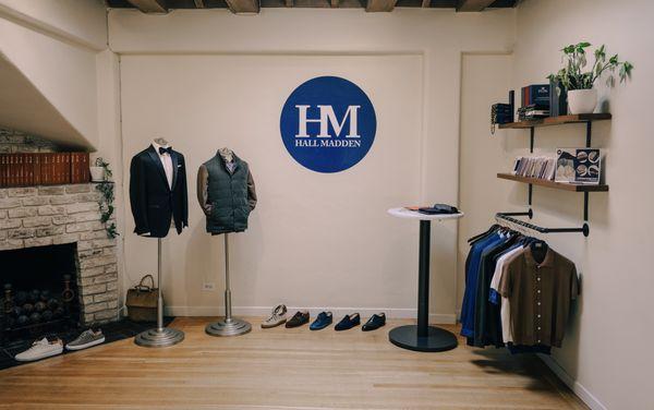 From tuxedos to jeans, Hall Madden allows you to build a custom clothing wardrobe using the finest fabrics worldwide.