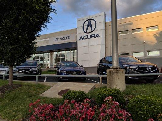 Jay Wolfe Acura of Overland Park view from I-35