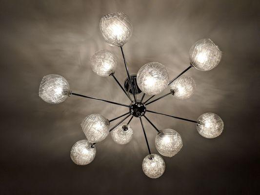 Ceiling light fixture