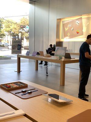 The Dallas Apple store & the security guard.