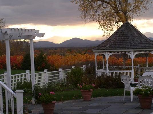 A view of the courtyard during the fall.