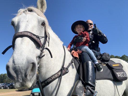 Friendly po-po gave him a ride