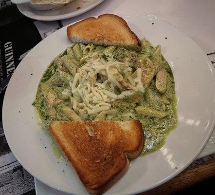 Blackened chicken pasta, witch pesto sauce