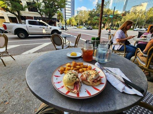 Outside seating, with Eggs Benedict, made correctly!!