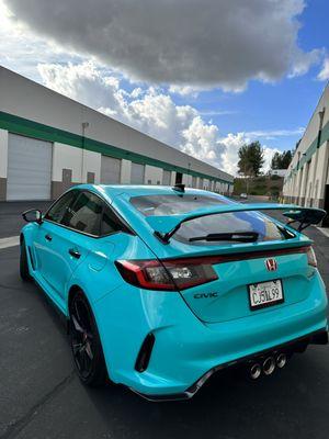 Vehicle Vinyl wrap for Honda Civic type R, Inozetek Turquoise dream. Front angle view