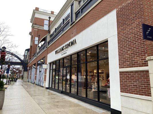 Williams Sonoma relocated to the Annapolis Towne Center in November 2022