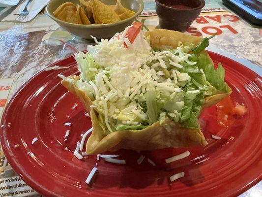 Taco salad in a shell