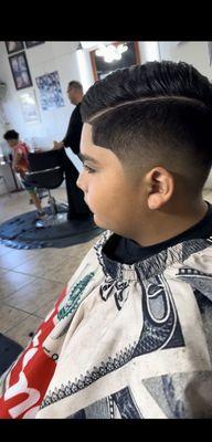 Ask for Carlos  Mejores cortes de pelo !  Best haircuts !  Very clean and well done