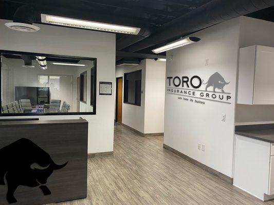 Toro lobby