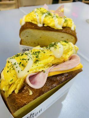 Egg toast with ham and cheese