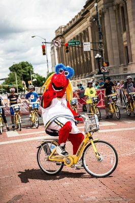 Freddy Fever warming up before the start of our VIP/Celebrity Relay Race. Think Little 500!