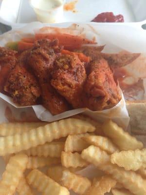 5 piece combo hot with lemon pepper on top