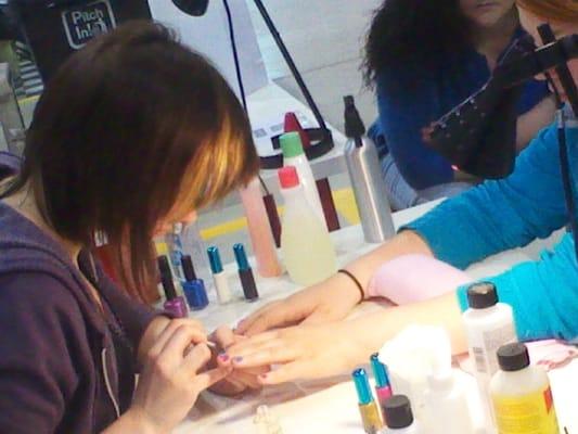 Superstar Nail Tech, Jessica, in action