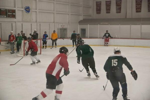 Adult Public Hockey, Simoni Ice Rink