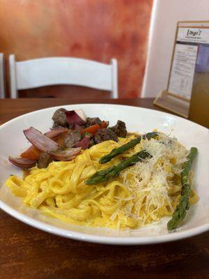 Huancaina pasta + Filet Mignon Huancaina sauce, fettucini pasta, parmesan cheese, asparagus.