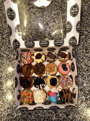 16 Pieces Mini Donuts