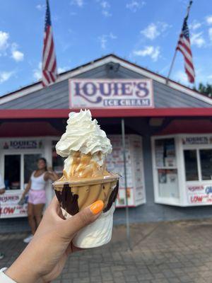 Hot Fudge Sundae with peanut butter