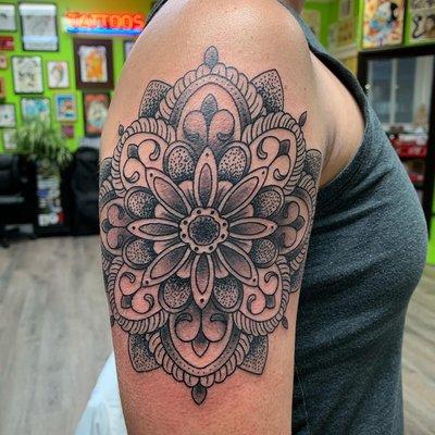 Fresh mandala flower by @noahb_hlt