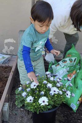 Gardening day, planting activities with Teacher Lucy and Elna