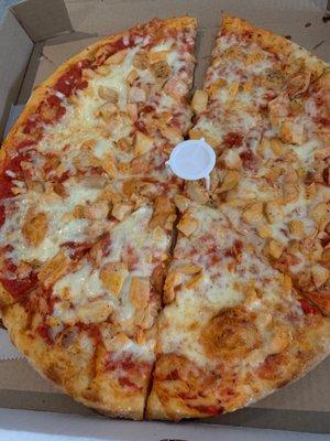 Large cheese and Chicken Pizza