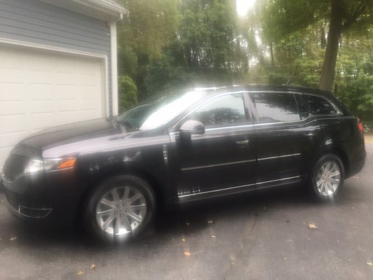 Lincoln MKT Livery Town Car