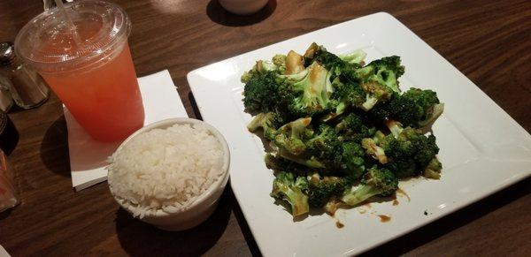 Tonga Punch, White Rice, Steamed Broccoli w/ Garlic Sauce