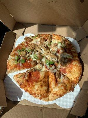 Small Deluxe Pizza