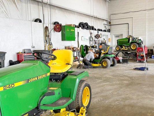 Koenig Equipment | Greenville, OH | John Deere Dealer | Lawn Mower Service