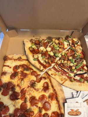 Big Sur Pizza and sausage with pepperoni