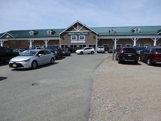 Maple Leaf Farms Country Store