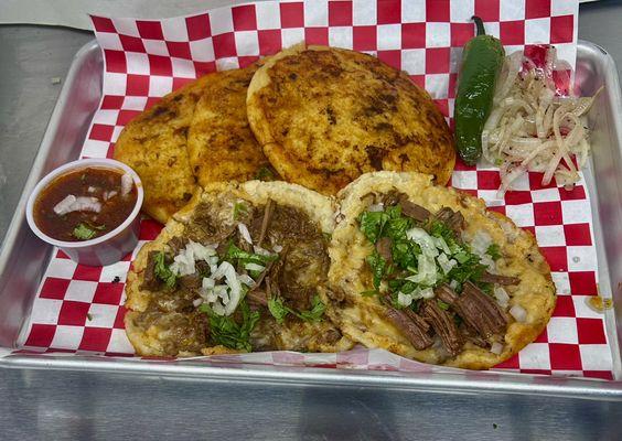 Birria pupusa