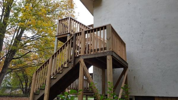 This deck was a 2 floor deck and 2 platforms that we corrected and rebuilt.