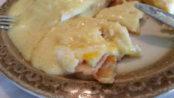 Eggs Benedict